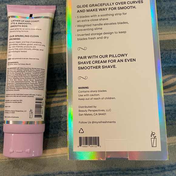 Refreshments Shave Kit - Picture 2 of 12